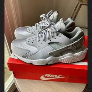 nike 634835 004 Air Huaraches Wolf Grey